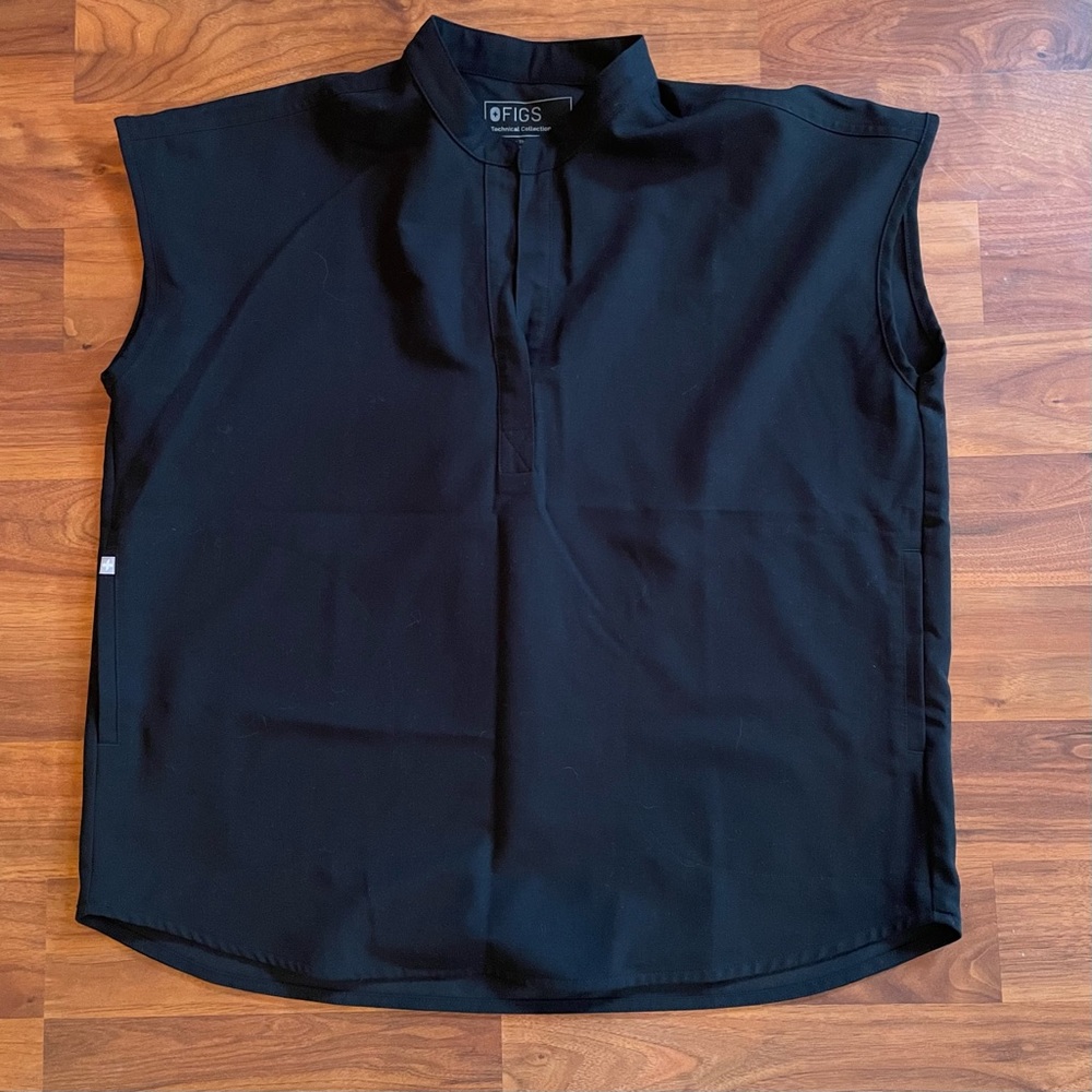 FIGS scrub top